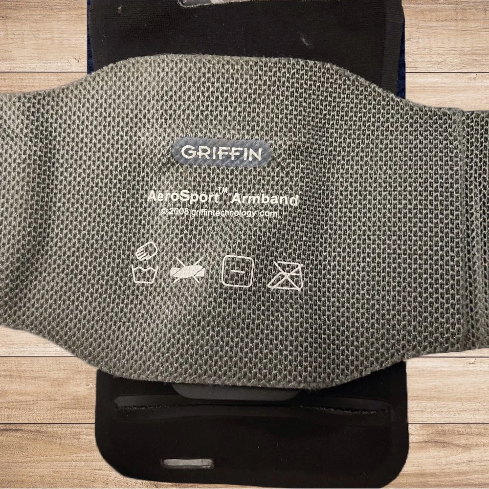 Griffin Aerosport Armband Phone/MP3 Holder for Sports/Running/Track/Jogging